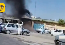 Informe de la televisión iraní sobre la violenta represión a los manifestantes que asaltaron el cuartel general de la policía en Zahedan