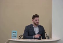 Sermón del viernes en el Centro Islámico de Frisco, Texas, dado por Ghaith Arodaki: “Esto no comenzó el 7 de octubre. Los judíos están maldecidos por Alá; controlan los medios de comunicación, los sistemas financieros, políticos y sociales, difunden la corrupción, la fornicación y el asesinato”