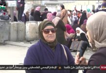 Mujer palestina en camino a la mezquita de Al-Aqsa a la TV de la Autoridad Palestina: “Deseo librar la yihad y morir como mártir”
