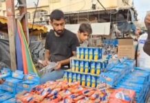 Informe de la televisión de Hezbollah acerca del mercado de alimentos en el norte de la Franja de Gaza, residentes dicen: “Todos los suministros de alimentos están en el mercado ahora; nos sentimos muy bien porque no nos fuimos“