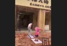 Niños en China pisotean banderas israelíes y japonesas en video viral