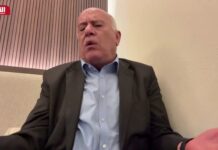 Alto funcionario de Fatah, Jibril Rajoub, sobre el plan de paz de Trump para Gaza: ”Trump se comporta como si fuera el gobernante militar del mundo y es un peligro para la paz mundial. ¿Pueden creer el lenguaje estúpido y violento que usa hacia los palestinos y los árabes?”