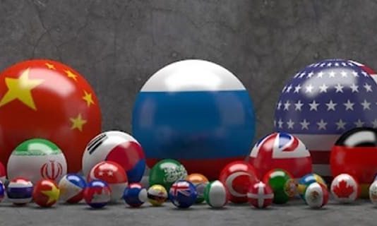 Reconocido intelectual ruso Lukyanov: ‘Por qué la ‘mayoría mundial’ ve el conflicto de Ucrania como un ejemplo del declive del poder europeo y norteamericano’