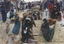 Narastający niepokój wobec milczenia rządu pakistańskiego o odkryciu grobów masowych w Beludżystanie; Reportaż: “W trzech masowych grobach… miejscowi mówią, że znaleziono w sumie 169 zwłok”