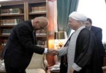 Pragmatyczny obóz w Iranie nawołuje do wykorzystania słabości Obamy, by osiągnąć wszechstronne porozumienie nuklearne na warunkach Teheranu