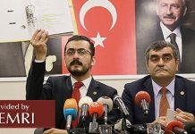 Główna partia opozycyjna Turcji, CHP, oskarża rząd AKP o zbrodnie przeciwko ludzkości: twierdzi, że atak bronią chemiczną w 2013 r. w Syrii został przeprowadzony przez ISIS gazem sarin dostarczonym przez Turcję; rząd turecki zamknął dochodzenie w tej sprawie i wypuścił podejrzanych z powrotem do Syrii