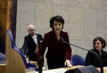 Arabscy dziennikarze po wyborze muzułmanki na rzecznika niższej izby holenderskiego parlamentu: Jest dowodem na to, że Zachód może zaakceptować obcych; powinniśmy uczyć się od zachodnich demokracji i Izraela robić to samo