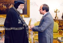 Władze egipskie zatwierdzają prawo o budowie kościołów, ku zadowoleniu Kościoła koptyjskiego; konflikt międzywyznaniowy trwa