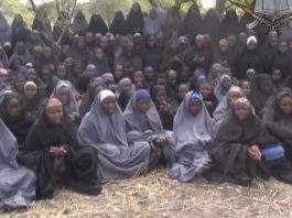 Dżihadyści dyskutują o porwaniu dziewczynek przez Boko Haram: wezwania do uwolnienia dziewczynek wraz z usprawiedliwieniem porwania