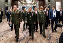 “Dyplomacja irańska” po trójstronnym spotkaniu szefów sztabu USA, Rosji i Turcji: “Albo siedzisz przy stole, albo jesteś w menu”