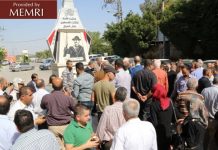 Palestyńczycy wznoszą pomnik Sadama Husajna w Kalkilja z napisem “Arabska Palestyna od Rzeki do Morza”