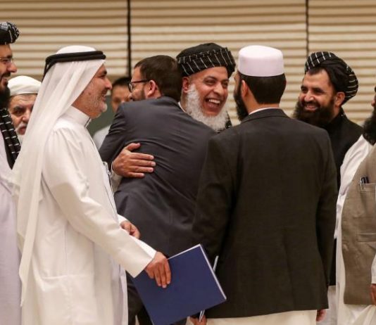 Negocjacje Usa-Taliban: śmiertelna pułapka Kataru