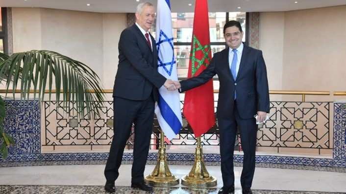 Marokański minister spraw zagranicznych, Nasser Bourita (po prawej) i izraelski minister obrony, Benny Gantz (Źródło: Elaph.com, 24 listopada 2021)