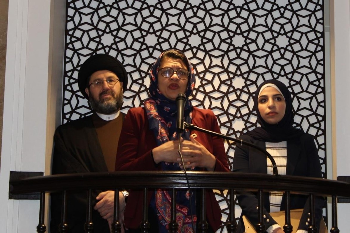 Qazwini z kongresmenką Rashidą Tlaib w marcu 2020 r. [5]